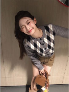 Áo Len Cardigan Dệt Kim Màu Xám Cổ Tròn Cho Nữ Mùa Đông 2025 Phong Cách Hàn Quốc Áo Khoác Ngoài Dệt Kim Thường Ngày