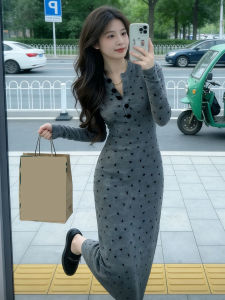 Y6Y | Slim Fitting Vintage Floral Dress