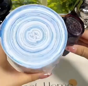 ถุงขยะแบบมีเชือกรูด ถุงขยะพลาสติกพิมพ์ลายสำหรับใช้ในบ้าน ไม่ฉีกขาด แข็งแรง ทนทาน เป็นมิตรกับสิ่งแวดล้อม ใช้ได้ทุกวัน