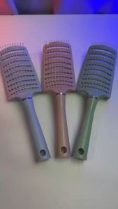 หวีแปรงยกโคน หวีตอนผมเปียกได้ ด้ามพลาสติกแข็ง น้ำหนักเบา