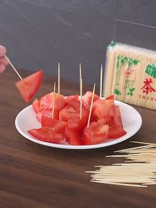 (300pcs Bamboo Toothpick + cottonbud 200pcs)Disposable Natural Toothpicks Fruit Single Sharp Tooth Sticks 竹制牙签🏠READY STOCK🏠 gigi teeth