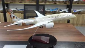 1/130 Scale 43cm Etihad Airways B787 Diecast Resin Airplane Model Kit with Landing Gear Wheel for Collection Display or Gift