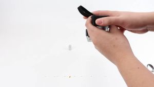 FREE BATTERY High Sensitivity Handheld Metal Detector 9V-Battery Portable Security Scanner Electronic Measuring Body Search Tool with Leather