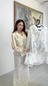 Đầm Maxi Hoa Nhí Cổ V Bèo Tay Dài Dáng Ôm Ruzimay R2500 Floral Peplum