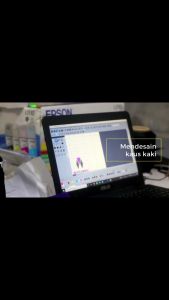 Kazarasock - Kaos Kaki Twisty-M - Soka Jempol Motif