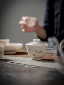 Hand-Painted Ceramic Tea Bowl with Lid Small Size Handmade Craft Peach White Glaze Buddhist Hand Drawing Tea Cup for Tea Ceremony