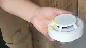 Portable Independent Smoke Detector Fire Alarm Photoelectric Sensitive Sensor Alarm For Family Guard  Easy Install