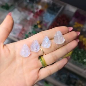 Hồ ly chúa Đá Mặt Trăng Moonstone sẵn lỗ 2li cho mệnh Kim và Thuỷ - Phong Thuỷ TUDO