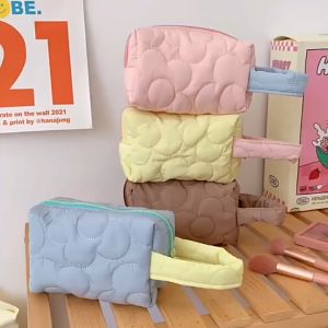 กระเป๋าจัดระเบียบเครื่องสำอางโทนสีพาสเทล มีหูหิ้ว - Koreafashionshop KR1842