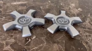 1 chiếc Logo chụp mâm ốp lazang bánh xe ô tô Toyota Land Cruiser TY-K198