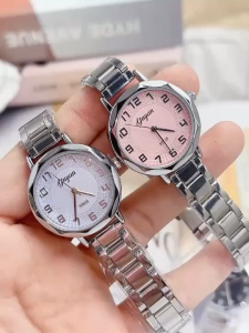 นาฬิกาข้อมือแฟชั่น GUYAN สแตนเลส 30mm หน้าปัดกระจกมิเนอรัล สำหรับผู้หญิง