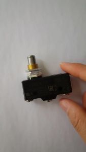 ใหม่และเป็นต้นฉบับ Z-15GQ8-B Z-15GQ21-B Z-15GQ22-B Z-15GQ55-B Omron สวิตช์ไมโครทนทานที่เชื่อถือได้