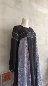 Gamis Etnik Maxi Elegan dengan Aksen Embellish Motif Kotak-Kotak & Batik Warna Kontras L/XL/XXL/3L/4L