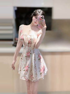 Unique Beautiful Floral Print High Waist Tea Break Dress Womens Slim Fit Summer Dress Nylon Material No Sleeve Square Neck