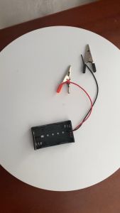 Bộ đế pin công tắc gạt kèm 2 kẹp cá sấu đỏ đen dùng làm các mô hình thí nghiệm học tập - HM0449