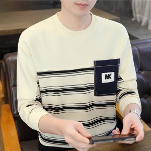 HENGYUANXIANG | เสื้อยืดคอกลมแขนยาวลายทางลำลองสำหรับผู้ชาย เสื้อเชิ้ตชั้นในสไตล์ฤดูใบไม้ผลิ 2025 เสื้อผ้าผู้ชายจาก Hengyuanxiang