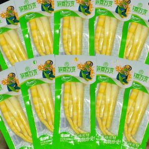 Hot pepper bamboo shoots crispy bamboo shoots tender bamboo shoots bamboo shoots open bags ready to eat small packages snacks casual snacks
