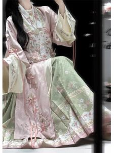 คริสต์มาสปีใหม่ ชุดฮั่นฝู เครื่องแต่งกายราชวงศ์หมิงปัก ปกเสื้อ เสื้อยืนหางม้า กระโปรง ฤดูใบไม้ร่วง ฤดูหนาว ชุด เสื้อผ้าผู้หญิง