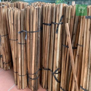Thanh gỗ tròn lõi gỗ keo bóc phi 30mm dài 60cm100cm 115cm dùng làm cán chổi chítvòng hoa viếng deco sân vườn