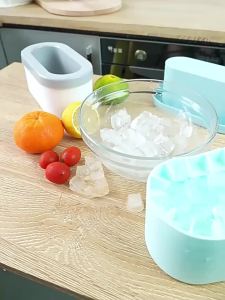 1 Chiếc Xô Đá Silicon Có Ngăn Đá Hình Bầu Dục Và Khuôn Làm Đá Viên Dụng Cụ Nhà Bếp Thân Thiện Với Môi Trường Để Bảo Quản Và Làm Đá