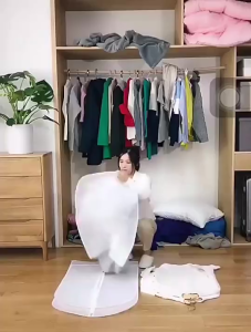 ถุงใส่เสื้อผ้า ถุงคลุมเสื้อผ้า ถุงคลุมเสื้อผ้ากันฝุ่น ด้านหน้าใส สีขาวขุ่น เหมาะสำหรับกันฝุ่นละอองและแบคที มีทุกขนาดไซร์