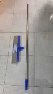 Cây gạt nước sàn nhựa Homeinno 45cm màu xám
