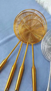 กระชอนสแตนเลส สีเงิน/สีทอง ขนาด14/16/18/20 ซม. (รุ่นหนา)แข็งแรง ทนทาน เหมาะสำหรับ ตักของทอด/ลวก/ต้ม พร้อมส่งTH