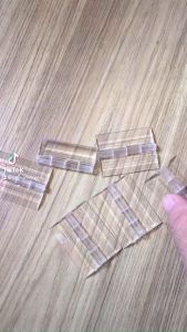 Bản lề mica sản phẩm đúc trong suốt