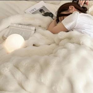 Tuscan Rabbit-look Flannel Blanket Double-sided Thickening