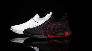 Sepatu Slop Slip On Sneakers Casual Pria Fashion Remaja Dewasa Karet Lentur Empuk Hitam Putih List Merah Hitam Garis Keren Style Kerja Jalan Santai Sporty Terbaru Kekinian