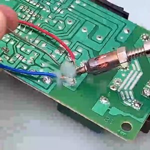 หัวแร้งแก๊สแบบพกพา MT-100 14 in 1 บัดกรีเหล็กชุดอเนกประสงค์เปลวไฟปรับได้เครื่องมือบัดกรีในครัวเรือน