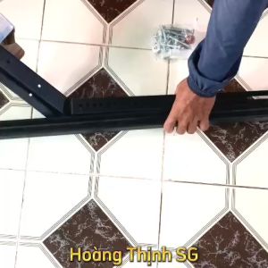 Giá treo tivi cố định Tivi cố định 65-100 inch thép sơn tỉnh điện Khung treo tivi E95 tải trọng 80kg