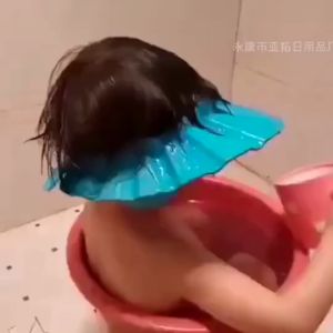 หมวกอาบน้ำเด็ก หมวกสระผมเด็ก หมวกกันแชมพู ปรับขนาดได้ 4 ระดับ มีที่กันน้ำเข้าหู ช่วยกันไม่ให้น้ำและแชมพูเข้าตา **สินค้าพร้อมส่ง**