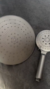 ชุดฝักบัวเรนชาวเวอร์ พร้อมติดตั้ง แข็งแรง ทนแรงดันน้ำได้ดี ปรับน้ำได้ 4 ระดับ แถมฟรีวาล์วน้ำ