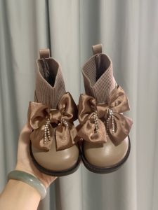 Cui Ya Ya Princess Style ผ้าขนแกะ รองเท้าบูทสั้นกันลื่นมีซับในสําหรับเด็กผู้หญิงอายุ 1-3-5 ปี นุ่ม หนัง รองเท้าบู๊ตสําหรับเด็กวัยหัดเดิน