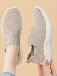 Breathable Slip-on Soft-bottomed Knit Athletic Shoe