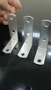 Ke Góc Vuông Sắt Mạ Kẽm 4x6x1.7cm – 4 Lỗ Bắt Vít Chắc Chắn Phụ Kiện Lắp Ghép Đồ Nội Thất DIY