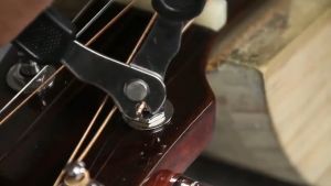 Dụng Cụ Thay Dây Đàn Guitar Ukulele Đa Năng 3 trong 1- Kiềm Cắt Dây (Cutter) + Tay Quay Lên Dây (Winder) + Nhổ Nhốt (Pin puller) - Thăng Long Music