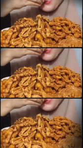 Tempe Crispy pedas daun jeruk 1Kg/ TEMPE Tempe pedas daun jeruk /Tempe pedas daun jeruk 1kg / Tempe kering pedas /tempe crispy pedas Keripik tempe pedas daun jeruk Viral Tiktok/ Viral sultan / Sultan Bandung