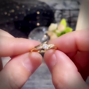 Huitan Modern Design Wedding Ring for Women Inlay AAA Cubic Zirconia Stone Luxury Gold Color Engagement Rings Hot Trendy Jewelry