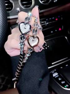 Davena นาฬิการูปหัวใจ Gypsophila ประดับเพชรเต็มเรือนสำหรับสุภาพสตรีสิบอันดับแรกแบรนด์หรูช่องเล็กนาฬิกาสร้อยข้อมือเข็ม D60255-0116ผู้หญิง