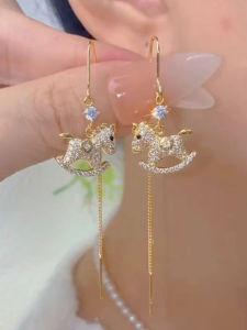 Fashionable Long Tassel Earrings Womens Micro-Paved Ear Studs Elegant Drop Earrings Fresh out Handmade Alloy Geometric Pattern