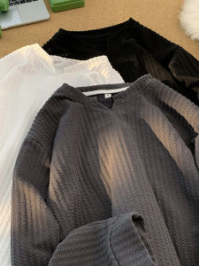 เสื้อยืดคอกว้างแขนยาวหลวมๆ ลำลองสำหรับผู้ชาย ทรงหลวมๆ แขนยาว คอกลม ลายทาง ทรงหลวมๆ ลำลอง สำหรับใส่ในฤดูใบไม้ผลิและฤดูใบไม้ร่วง