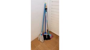 GANTUNGAN SAPU PEL DLL / BROOM HOLDER / MAGIC MOP HOLDER
