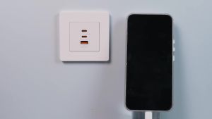 MOES | MOES Star Ring Series 30W Fast Charging PD3.0 Wall Electrical Outlet Charger GaN Socket 3 Ports Type C USB A OverTemp Protection