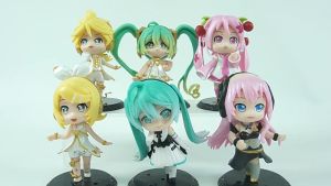 Action Figure VOCALOID HATSUNE MIKU x FRIENDS isi 2 pcs - Miniatur Topper Kue Pajangan Luka Len Rin