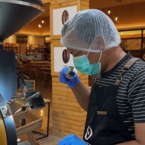 Biji Kopi Santulana Espresso Blend 50% Arabika & 50% Robusta Roasted Beans - 1 KG