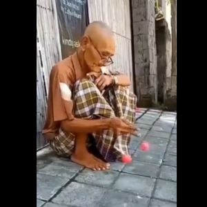 🔥🔥🔥FLASH SALE Lato Lato Viral toys Lato old school toys boleh tik tik ready stock BUY NOW SALE SALE🔥🔥🔥