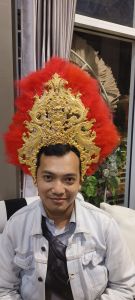 aksesoris karnaval mahkota