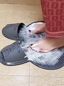 Non-Slip Silicone Foot Pad Bath Mat Shower Foot Scrubber Mat Rabbit Shaped Exfoliating Foot Massage Mat Personal Hygiene Tool
